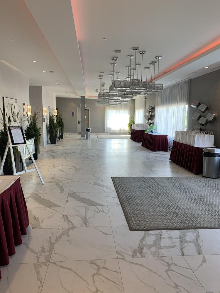 Hampton Inn & Suites Montreal-Dorval Exterior foto