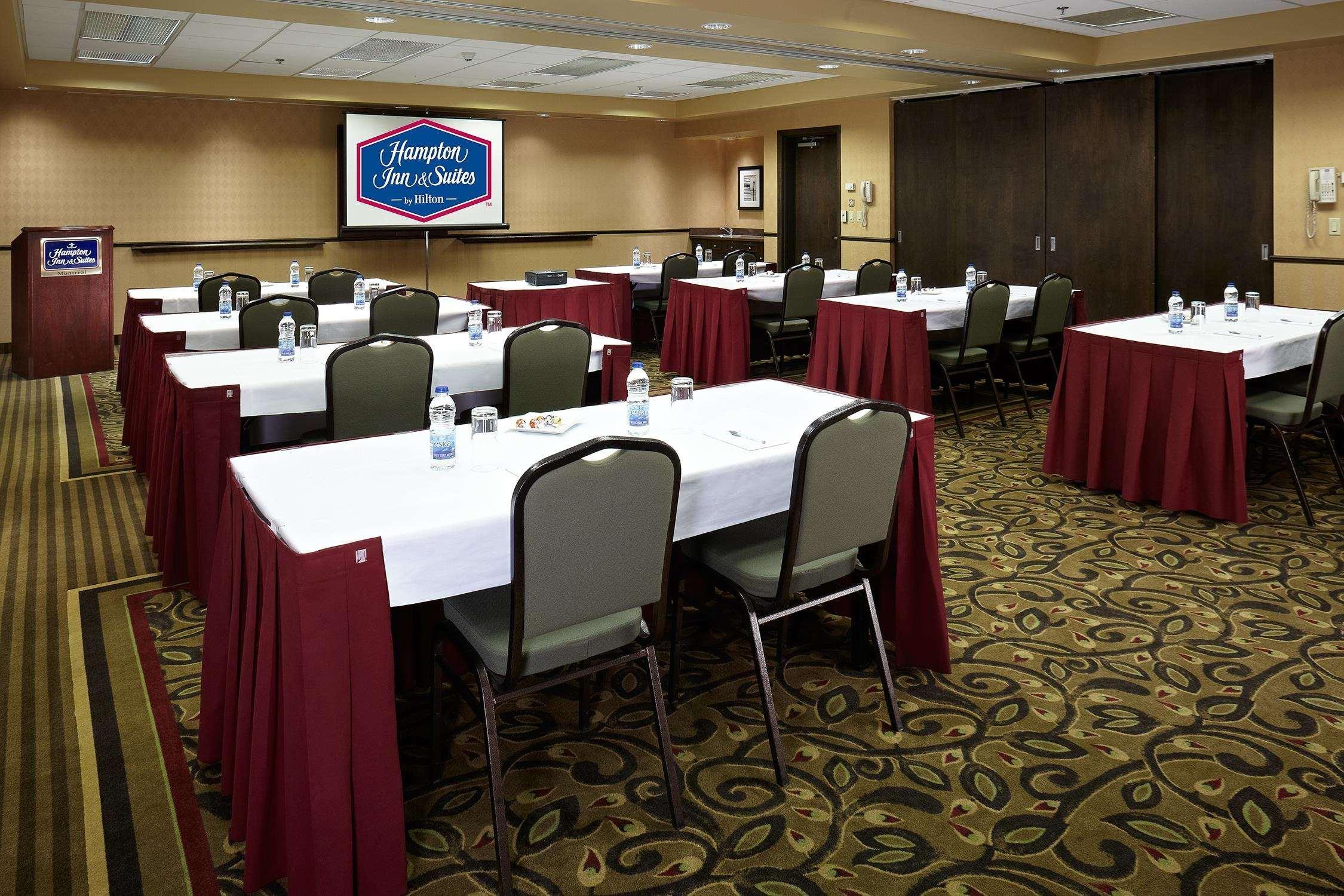 Hampton Inn & Suites Montreal-Dorval Negócio foto