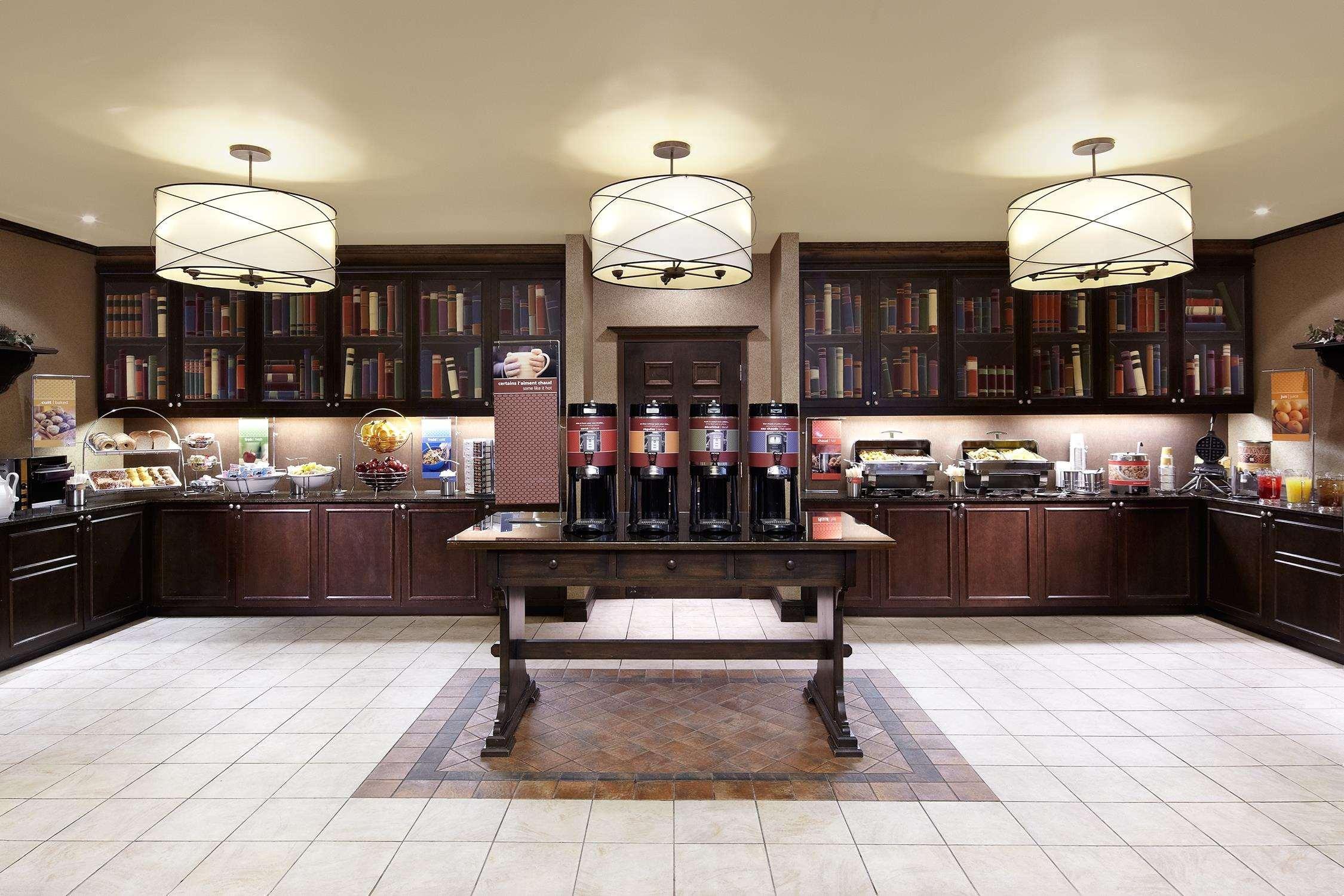 Hampton Inn & Suites Montreal-Dorval Restaurante foto